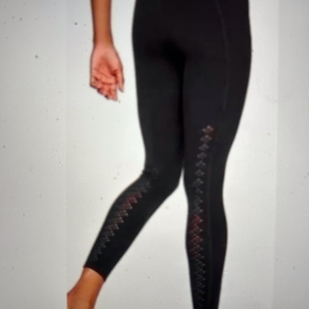Athleta Black Niyama 7/8 Tight in Powervita with Laser-cut details (NWOT) - Picture 2 of 13